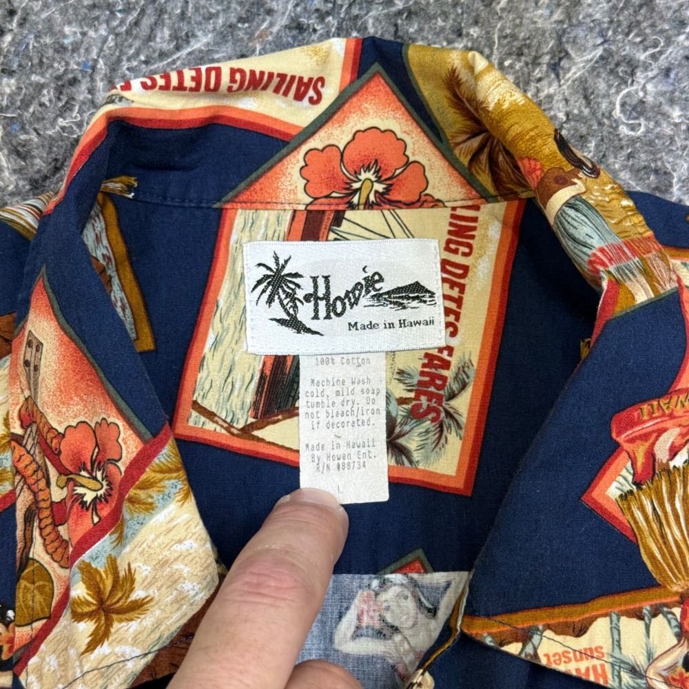 Howie Made in Hawaii Mens Large Postcard Print Cotton Aloha Shirt Navy Blue Vtg - Picture 7 of 9